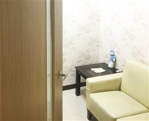 breastfeeding room